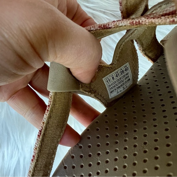 Skechers Tan and Pink Chevron Strappy Outdoors Chunky Sandals - Picture 5 of 5